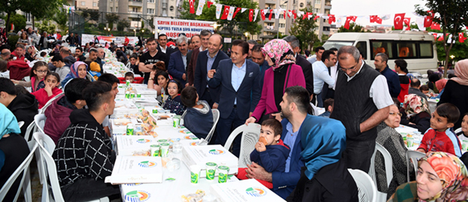 yilin-ilk-sokak-iftari-2017(1).jpg